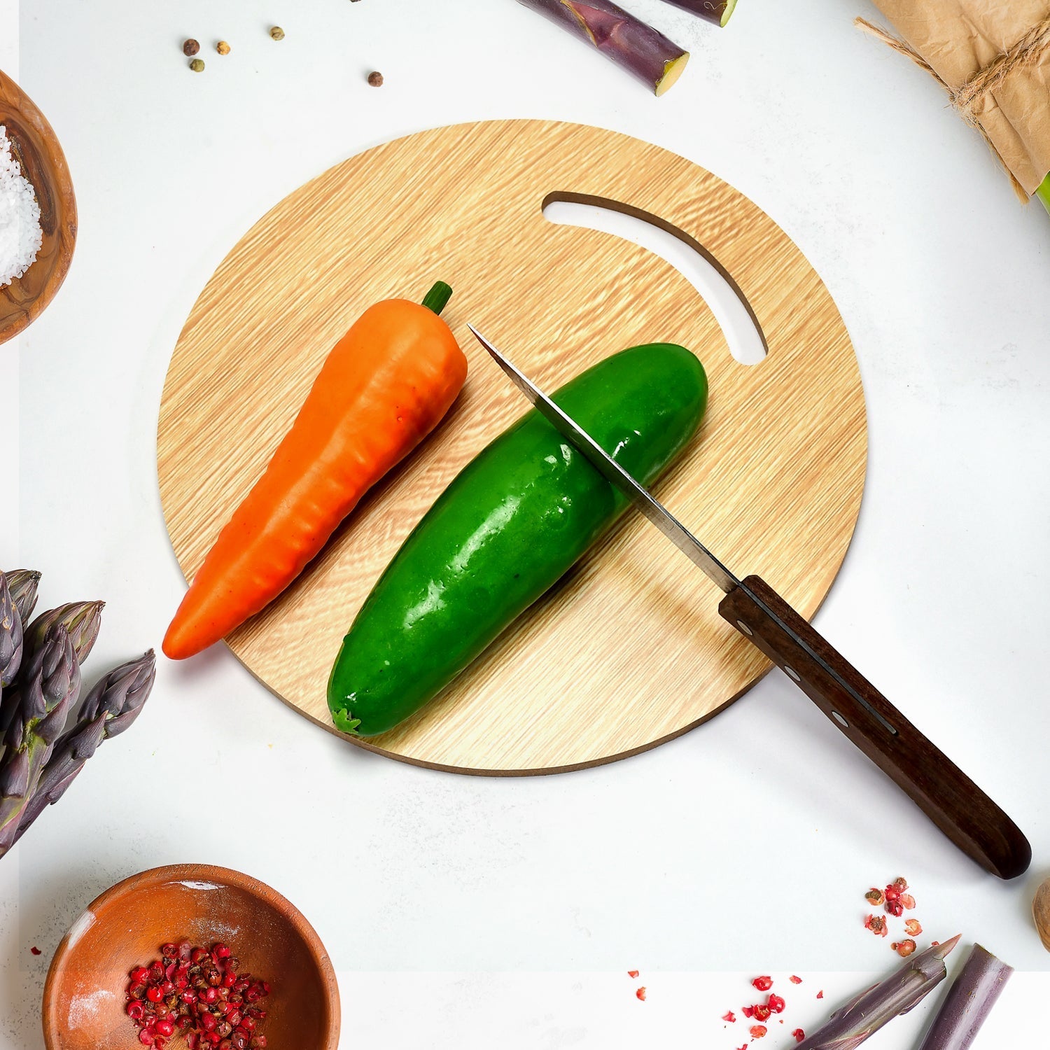 Round wooden chopping board Round wooden chopping board